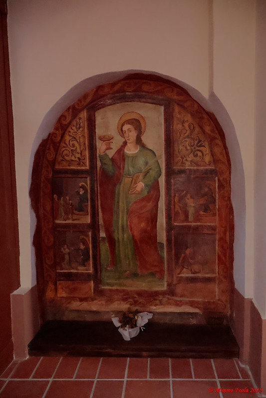 Affresco raffigurante Santa Lucia nella chiesa di San Michele Arcangelo in Gallo di Roccamonfina&nbsp;(CE)
