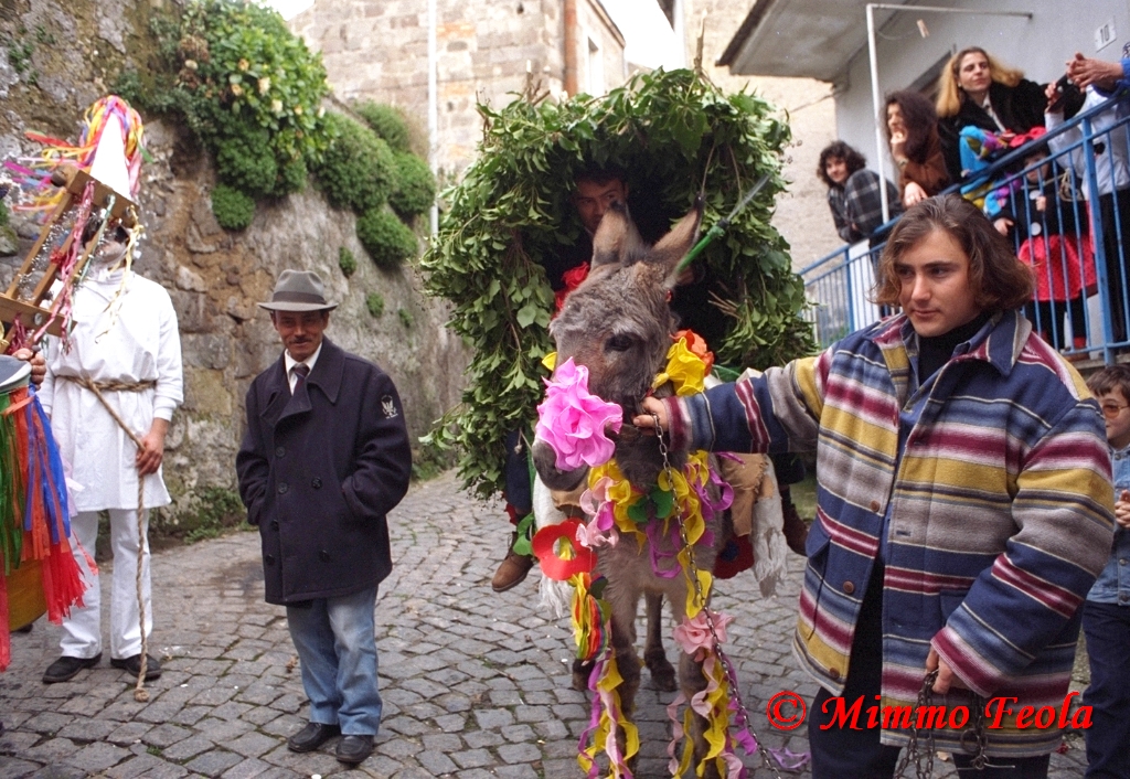 Teano – Fontanelle – 1993 – Febbraio – La ‘Cantata dei mesi’ – Ru Mese&nbsp;Annascusu