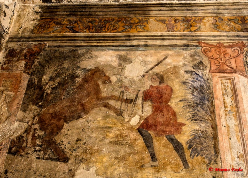 Gli affreschi del vestibolo d’ingresso (XVI sec.) del castello di Conca della Campania&nbsp;(CE)